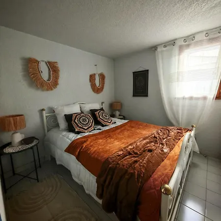 Richelieu 73 A 300m Piscine Parking