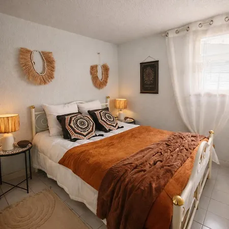 Richelieu 73 A 300m Piscine Parking