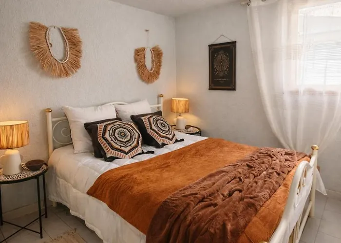 Richelieu 73 A 300m Piscine Parking